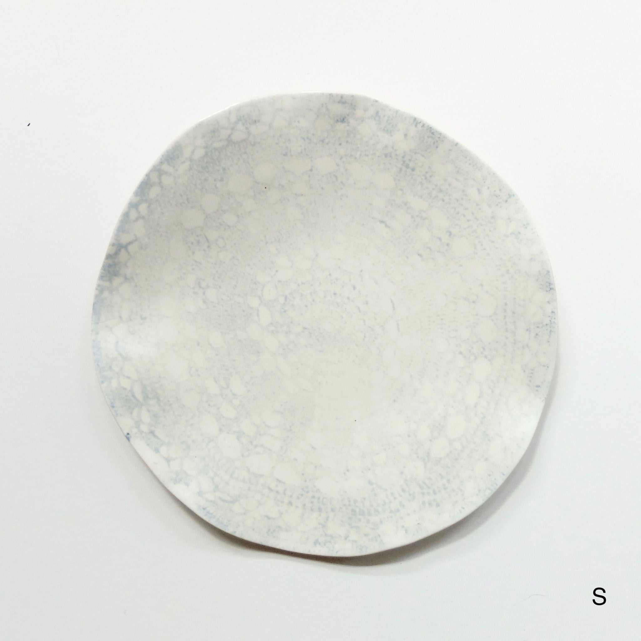 Fliff Carr lace plate